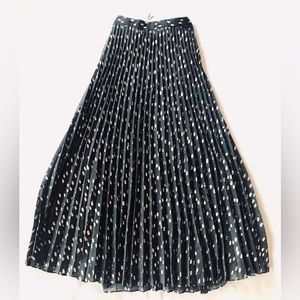 NWT* [S0] CHICO’S BLACK LABEL Pleated Skirt - Size 0